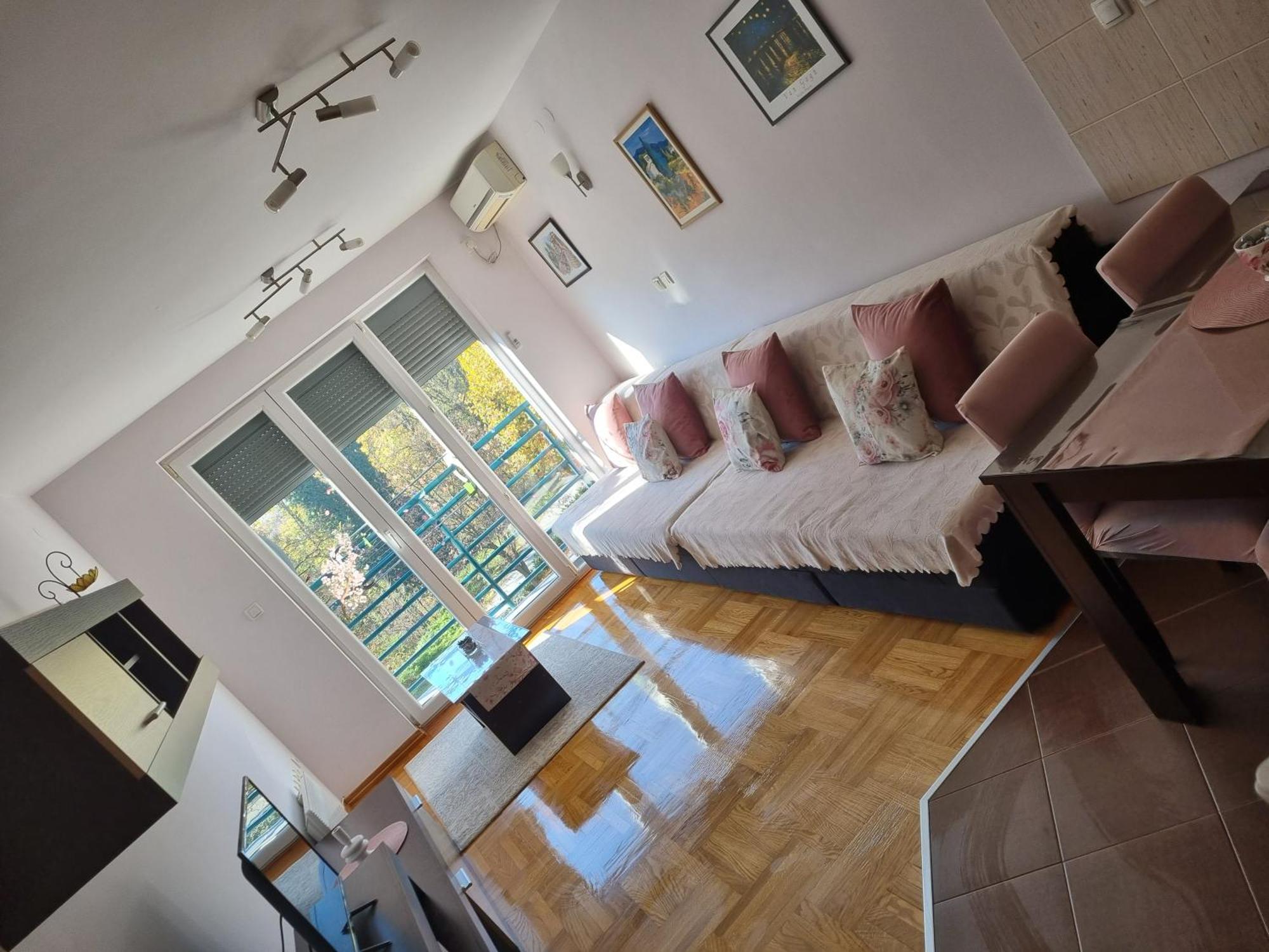 Studio Apartman Zvezdana Noc Vrnjačka Banja Esterno foto
